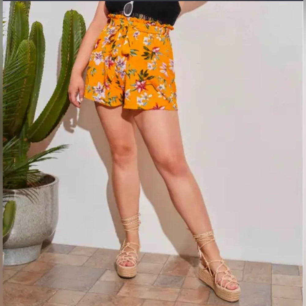 Plus Paperbag Waist Belted Floral Shorts size 4x